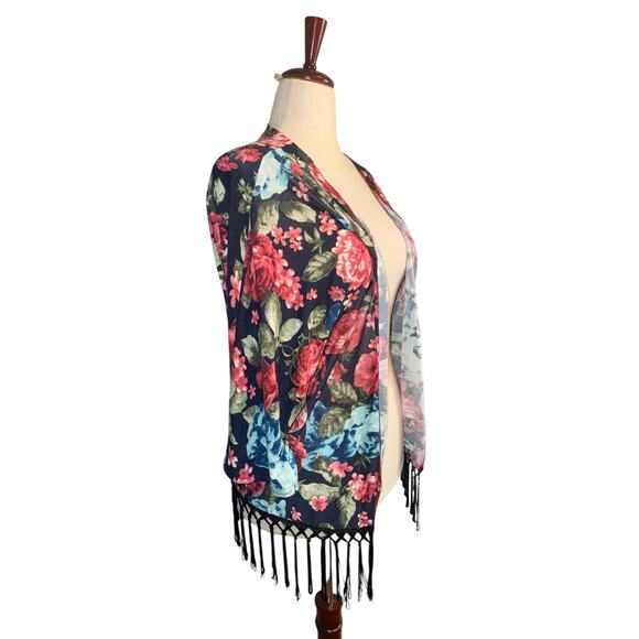 Loose floral shrug scarf cardigan open front top with fringe - Picture 2 of 5